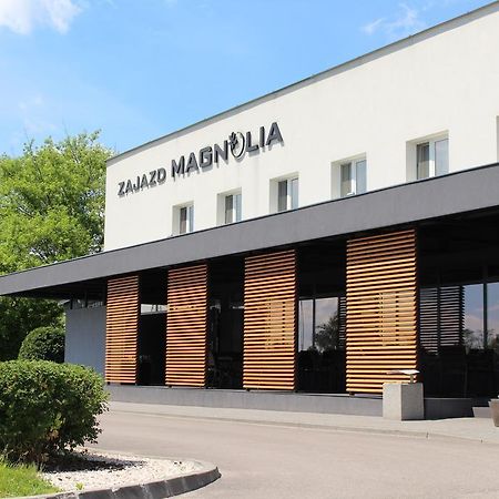 Zajazd Magnolia-Airport Modlin Pomiechówek エクステリア 写真